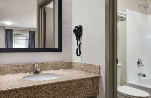 Fulton Hotel | Days Inn by Wyndham Fulton