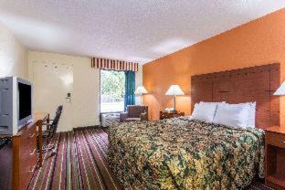 Lake City Hotel | Days Inn by Wyndham Lake City I-10