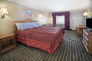 North San Antonio - SAT Hotel | Days Inn by Wyndham San Antonio Interstate Hwy 35 North