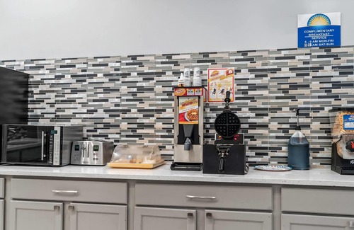 Simpsonville Hotel | Days Inn by Wyndham Simpsonville