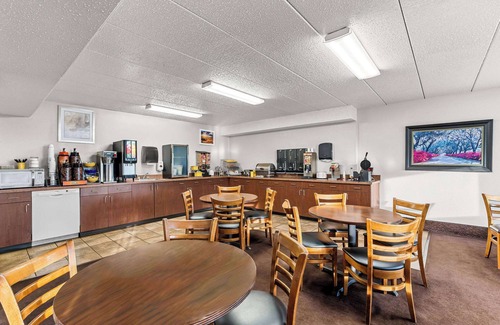 Sioux Falls Hotel | Days Inn by Wyndham Sioux Falls Empire