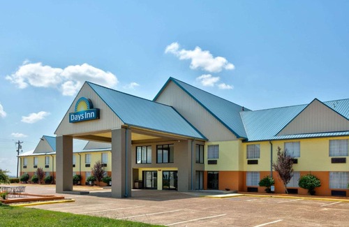 Robinsonville Hotel | Days Inn by Wyndham Tunica Resorts