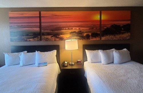 Watertown Hotel | Days Inn by Wyndham Watertown