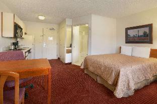 Green Bay Hotel | Days Inn & Suites by Wyndham Green Bay WI