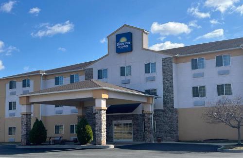Rexmont Hotel | Days Inn & Suites by Wyndham Manheim Lebanon