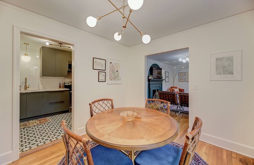 Eau Claire Casa | ✷ Dazzling Downtown Deco ✷ 2 BD 1 BA Home