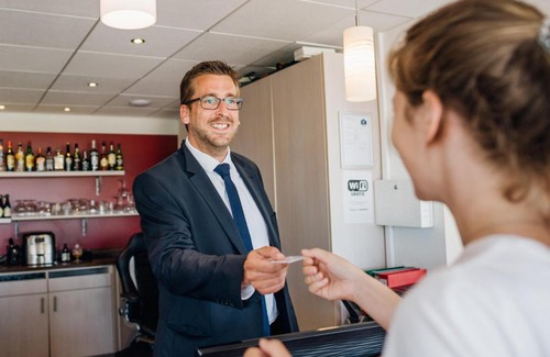 Aeropole Science Park Hotel | DC Hotel Charleroi Airport