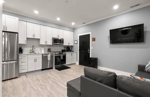 Kingman Park Apartamento | DC Penthouse: Rooftop+Views+3BD+Private Parking