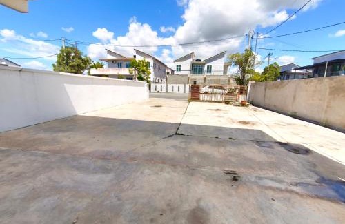 Hutan Kampung Casa | Ddiana 4 Airconds Netflix Wifi