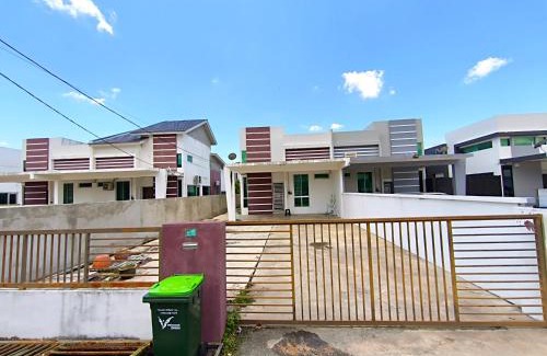 Hutan Kampung Casa | Ddiana 4 Airconds Netflix Wifi