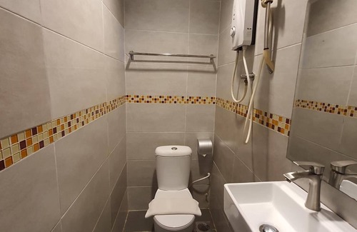 Kampung Bakau Tinggi Hotel | De Chukai Hotel