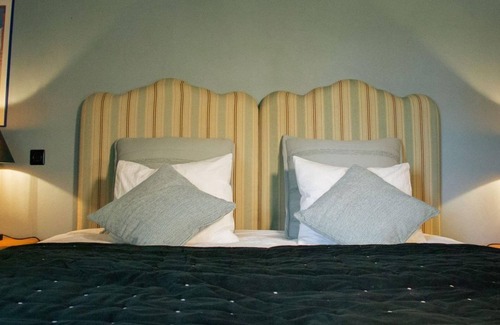 Feilsdorf Cama Y Desayuno | De La Fontaine Manor House - Bear Suite