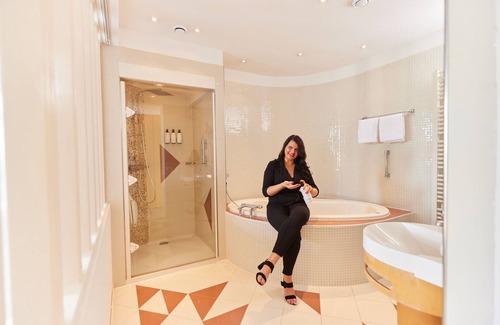 Municipality of Ommen Hotel | De Zon Hotel & Restaurant by Flow