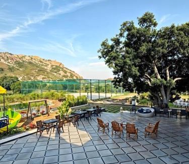 Kalwakurti Villa | Deccan Green 3BR Pvt Pool Farmhouse By Homeyhuts