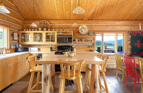 Stanley Cabina | Inicio de registro de Decker Peak: vistas panorámicas a la montaña de diente de sierra.