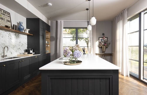 Dundon Casa | Decoy Farm House - a house that sleeps 6 guests in 3 bedrooms