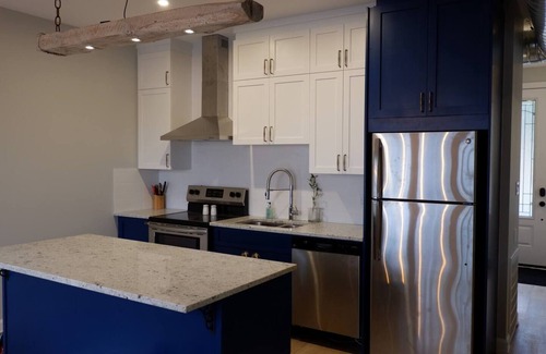 Horton Cabaña | Deep Blue With the Waterfront View