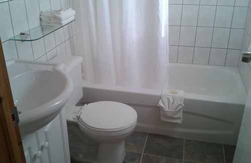 Deep River Hotel | Deep River Motel