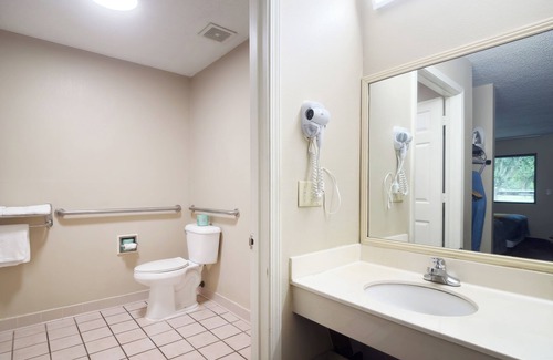 Blytheville Hotel | Deerfield Inn By Capital O Blytheville AR I55