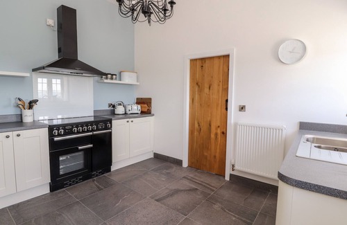 Llannefydd Cabaña | DELFRYN, family friendly, luxury holiday cottage in Denbigh