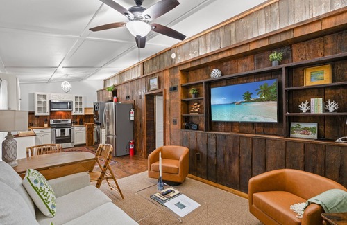 Georgetown Cabaña | Delightful 2-bedroom cottage in charming Georgetown