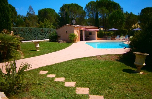 Vidauban Villa | Encantadora Villa de 4 dormitorios con piscina climatizada privada y aire acondicionado