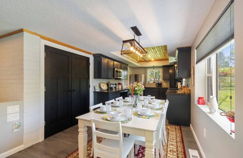 Coldwater Casa | Delightful Loon Lake Retreat