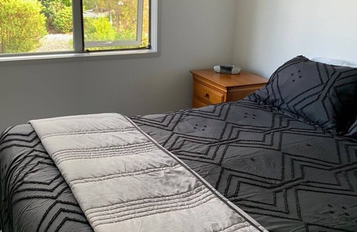 Westport Casa | Delightfully Warm 2 Bedroom 2 Bathroom Getaway. bird Lovers Sanctuary