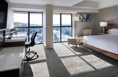 Burnaby Hotel | Delta Hotels by Marriott Burnaby Conference Centre