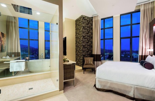 Burnaby Hotel | Delta Hotels by Marriott Burnaby Conference Centre