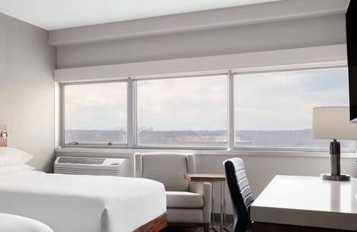 Iselin Hotel | Delta Hotels by Marriott Woodbridge