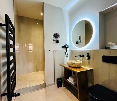 Altlandsberg Apartamento | Deluxe Apartment im Grünen mit Balkon und Frühstück im Hotel Reindahls