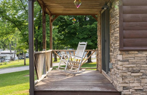 Mifflinburg Cabina | Deluxe Cabin5 Within Campground