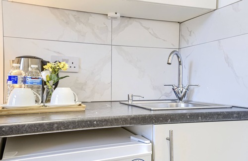 Highbury West Apartamento | Estudio-De Lujo-Baño en la habitacion-Vista a la Calle-7