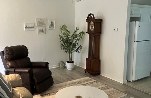 Hickory Apartamento | Dennis & Catherine's Private, Quiet, Cozy, Clean, Retreat