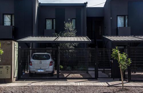 Maipú Apartamento | Depto del Bosque, 4 personas, patio, cochera cubierta ,parrilla