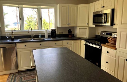 Beebe Plain Casa | Derby Manor Close to Jay Peak, cross country skiing, bike trails , lakes