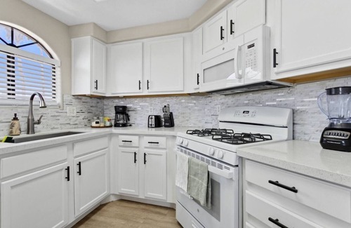 Maryvale Condominio | Desert Gem; 1BR Condo Near Stadium & Westgate