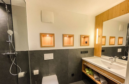 Muenchberg Apartamento | Design apartment with barrier-free bathroom