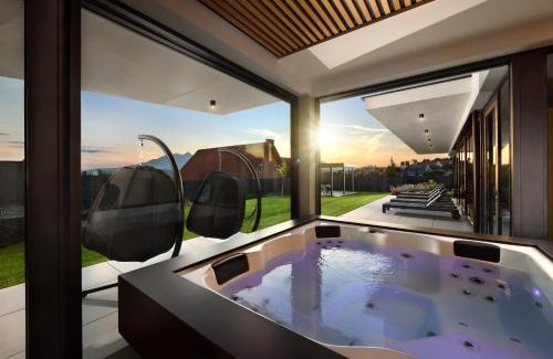 Kezmarok Apartamento | Design Villa Stella private pool & spa