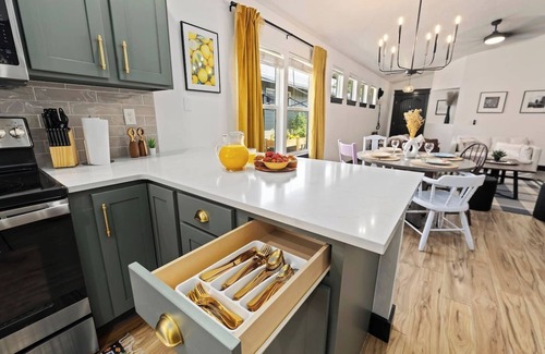 Northwest Boise City Casa | Designer townhouse: Boise, Eagle, trails, & BBQ!