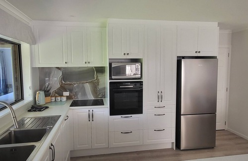 Whakatu Cabaña | Dewdrop Cottage - paz, comodidad, conveniencia