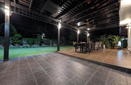 Kluang Casa | D’Garden Cottage with big field