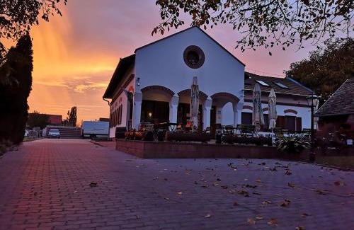 Villany Cama Y Desayuno | Diófa Panzió