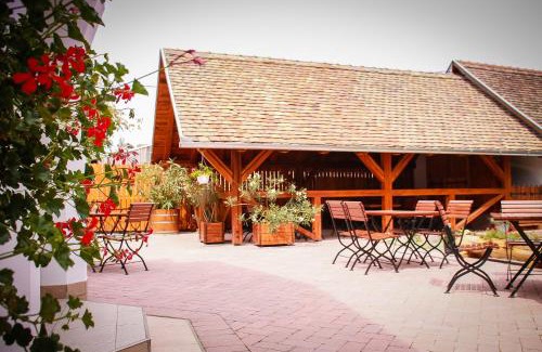 Villany Cama Y Desayuno | Diófa Panzió