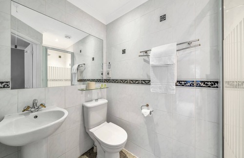 Crowthorne Hotel | Dial House Hotel