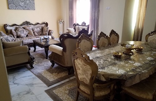 Hargeysa Hotel | Diamond Hotel Hargeisa tiene un restaurante completo abierto 24/7. Todo el personal habla inglés.