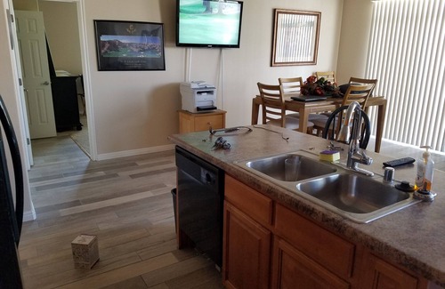 Mesquite Condominio | TRANQUILO, Ubicación central. Piscina exterior.