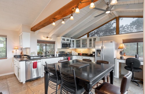 Prescott Casa | Vistas increíbles de la ciudad de Prescott, Granite Mountain, Thumb Butte.