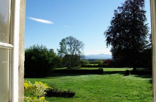 Savennes Casa | Descubre la Auvernia en un castillo del siglo XVI.